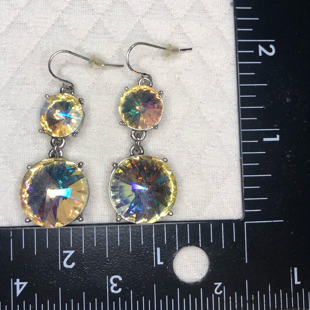 Beautiful drop lightweight earrings with big sparkle ✨ - Picture 10 of 14